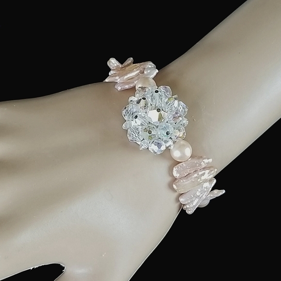 NWT Hand Crafted Repurposed Vintage Crystal Freshwater Pearl Bracelet - Picture 9 of 16
